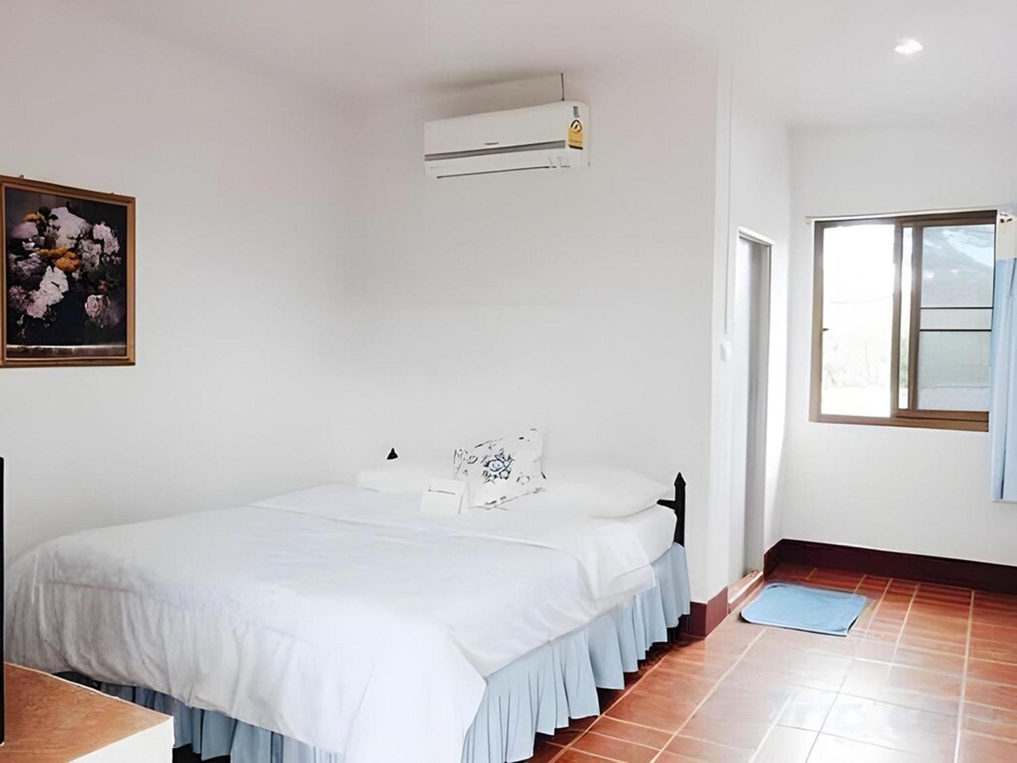 Baan Nuk Anong Hotell Chiang Rai Exteriör bild